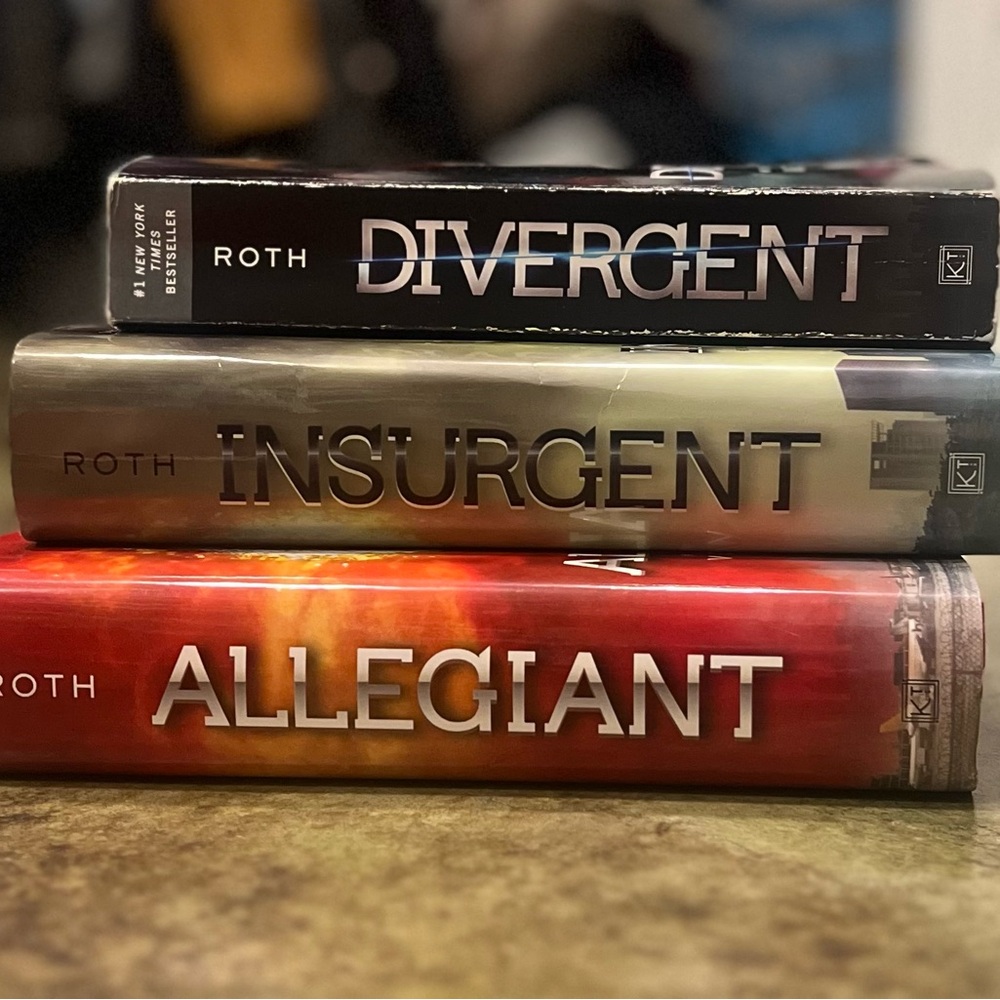 Divergent Series Book Set - Black, Gray, Red